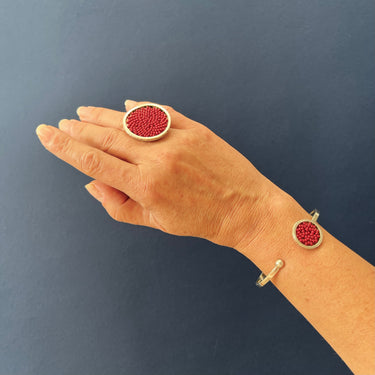 Anillo Upsala Plata Círculo Mediano Rojo